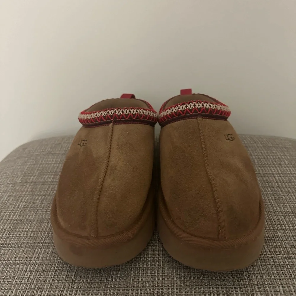 UGG big kids Chestnut Suede Slip-On Clogs with Red Accent